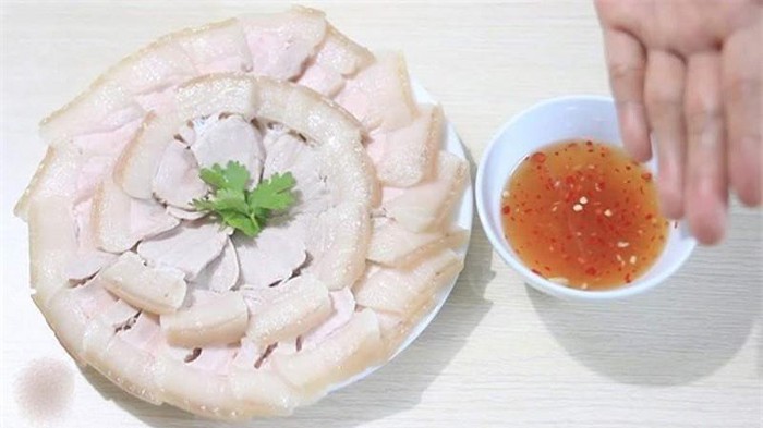 Trang trí món thịt lợn luộc siêu đơn giản