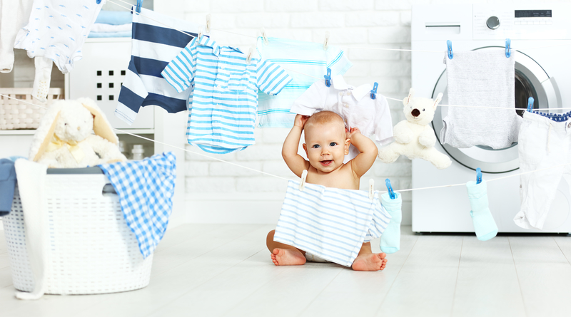 Giặt quần áo cho trẻ