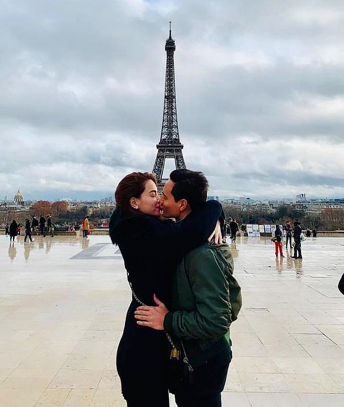 Hồ Ngọc Hà và Kim Lý tình tứ bên nhau tại Paris