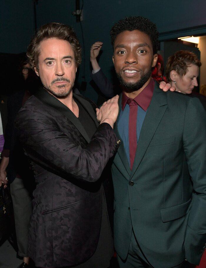 Chadwick Boseman và Robert Downey Jr.